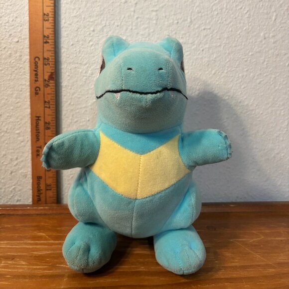 Pokemon 8" Totodile Plush Stuffed Toy - Picture 1 of 6